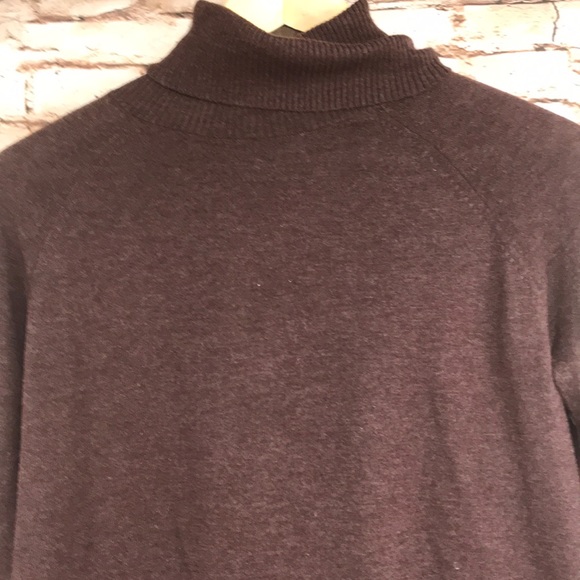 OLD NAVY TURTLENECK SWEATER - Picture 2 of 5